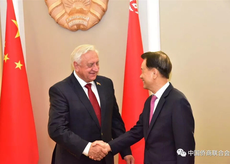 白俄罗斯共和国院议长米哈伊尔·米亚斯尼科维奇在总理府会见许荣茂会长率领