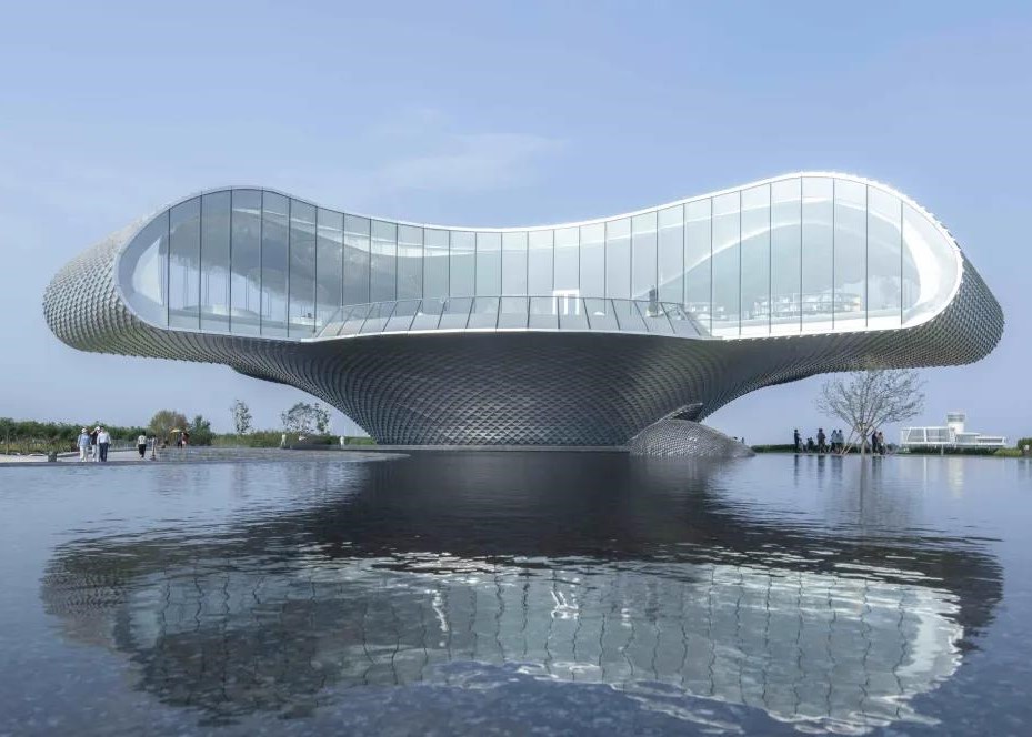 悦空间 | 神仙颜值更有内涵？论球王会体育在线网红示范区的自我修养