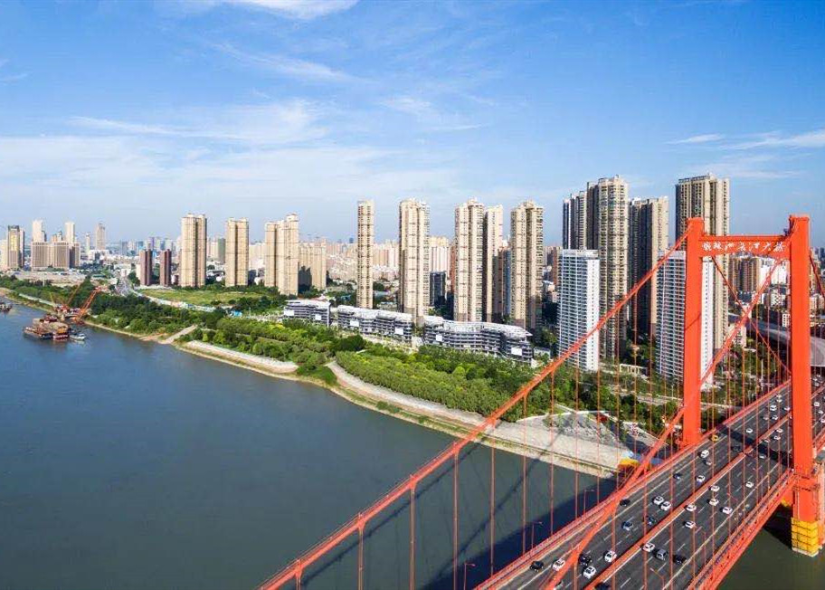 许荣茂:港澳工商界要为青年成长成才多搭台搭梯