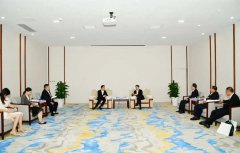 钟鸣明会见球王会体育在线董事局主席许荣茂